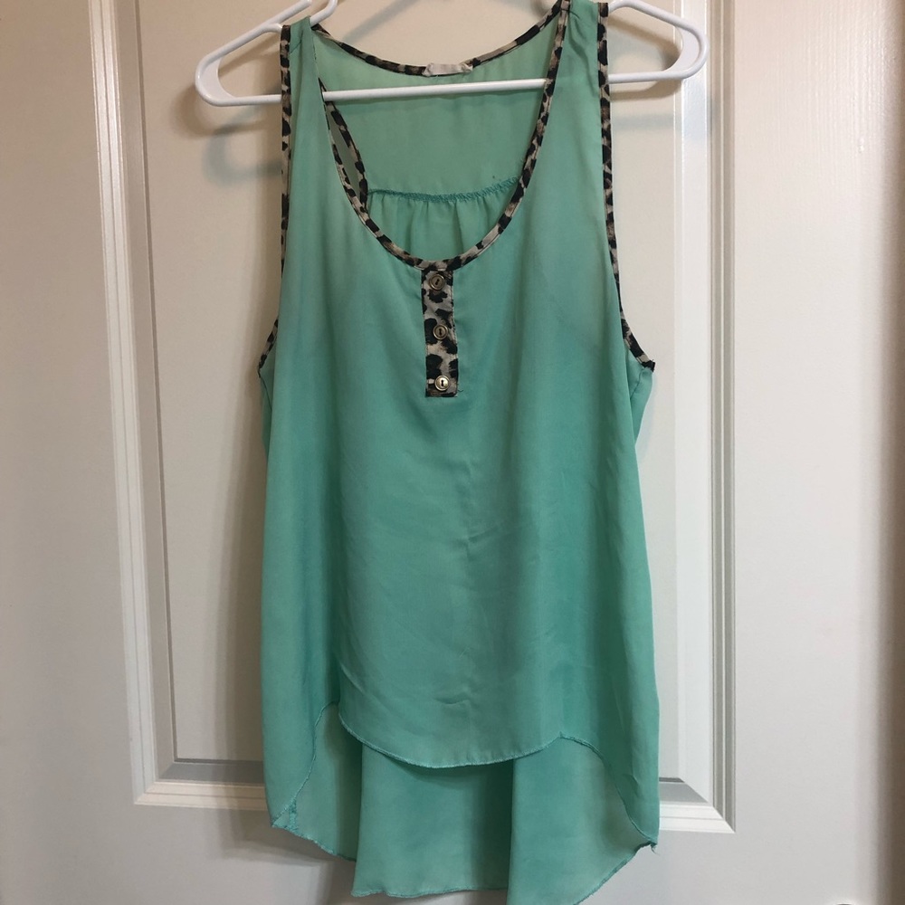 Lightweight and flowing tank!